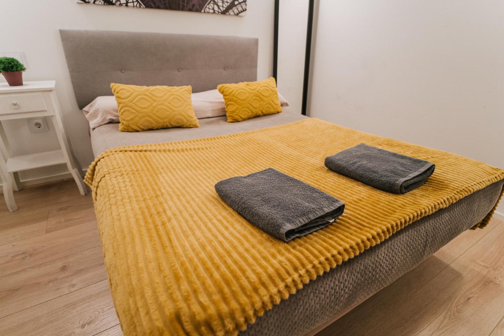 Lujoso Y Amplio Apartamento Con Parking Incluido León Kültér fotó