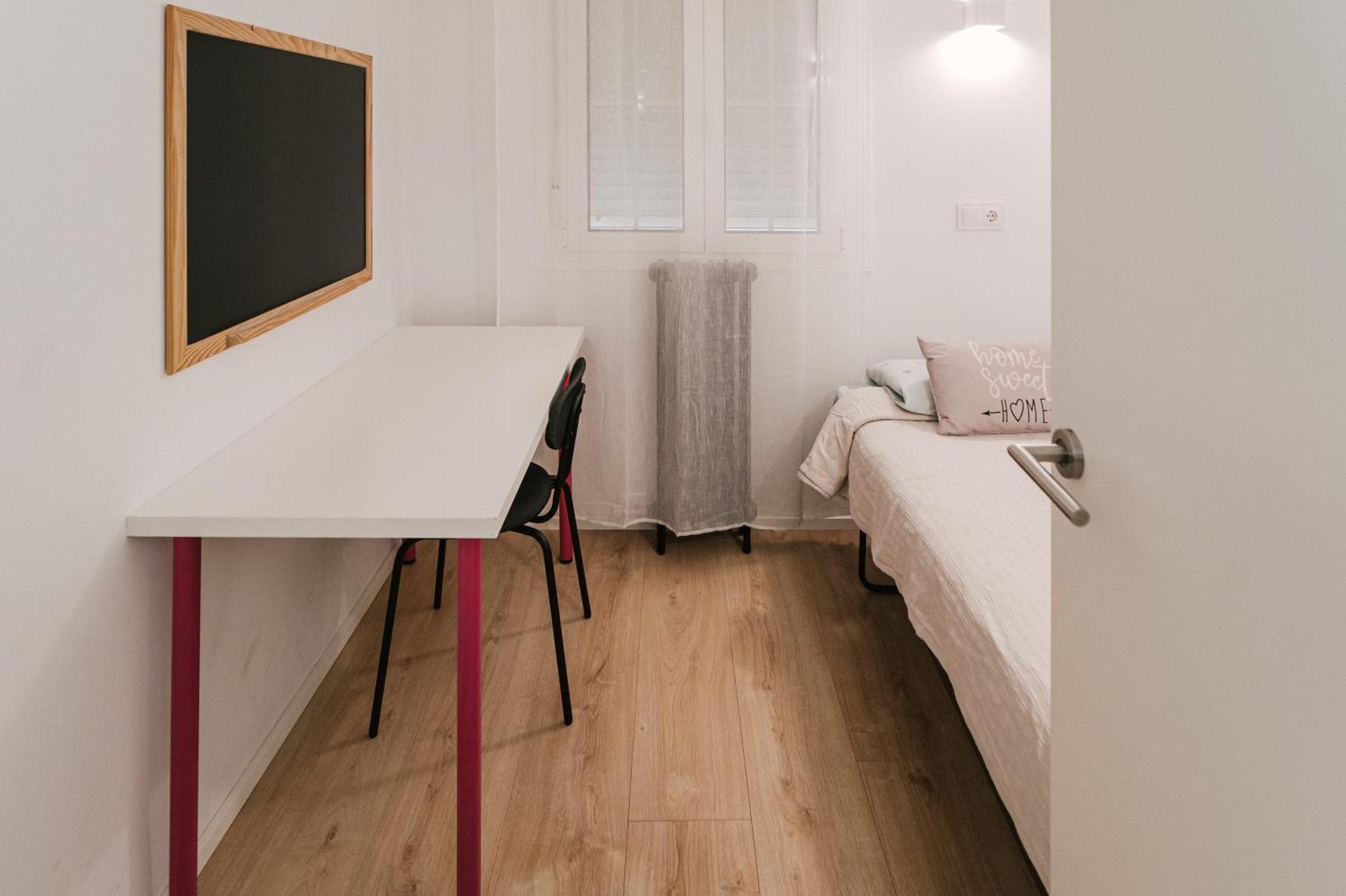 Lujoso Y Amplio Apartamento Con Parking Incluido León Kültér fotó